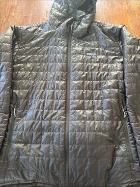 Patagonia Men's Black Quilted Hooded Puffer Jacket